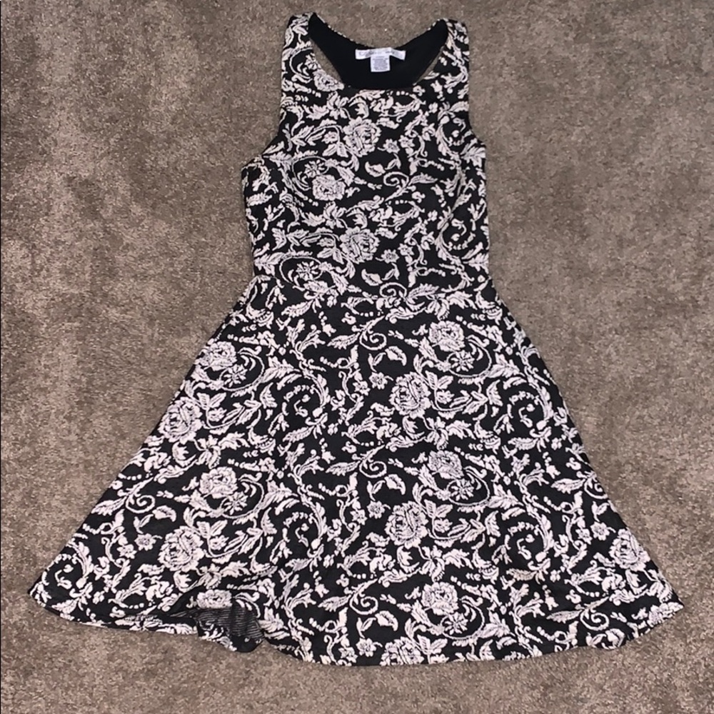 Black & off-white Razorback dress